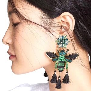 Emerald Bee lightweight earrings